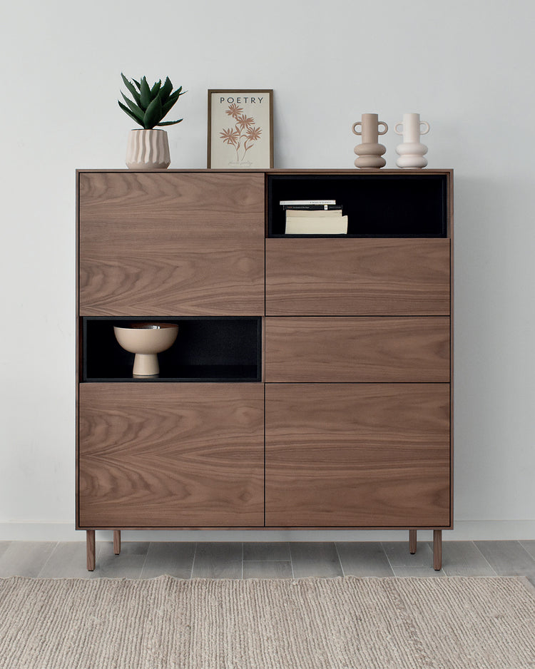 Aparador alto AREN en nogal claro