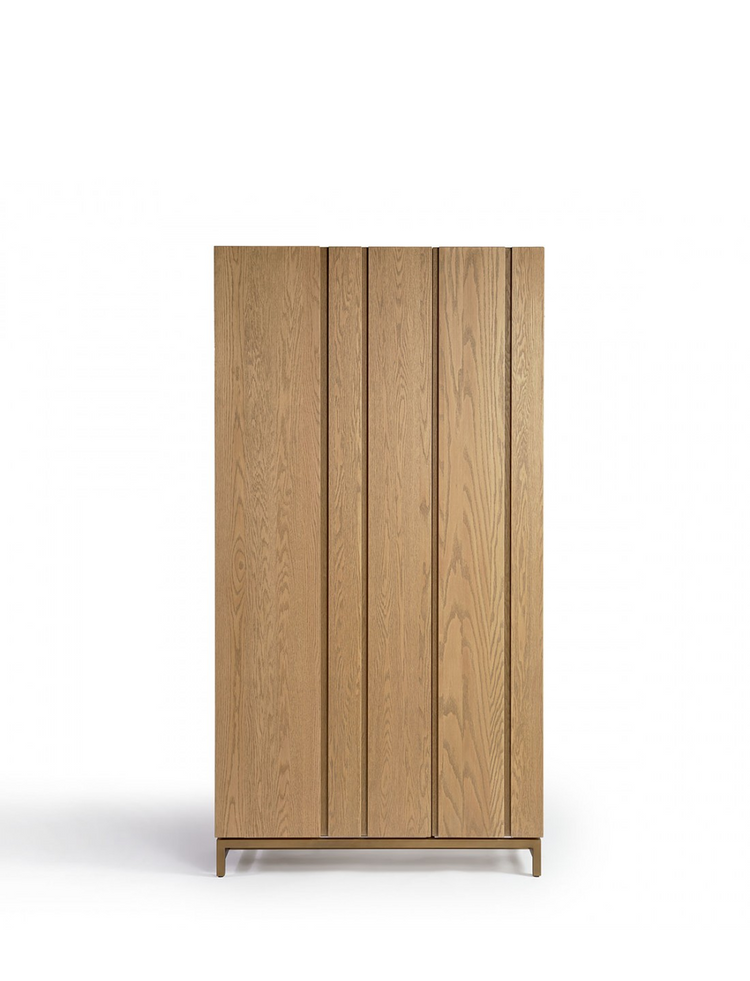 OAK wardrobe made of natural oak wood with 3 doors and embossed slats