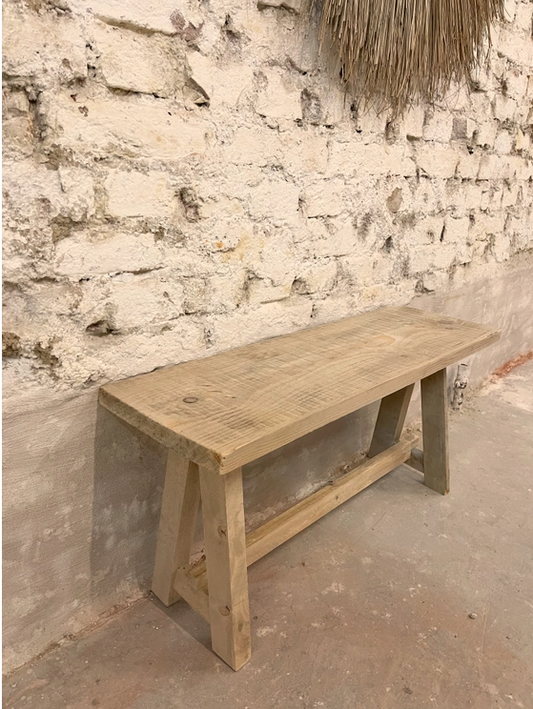 GERTU light bench made of recycled wood