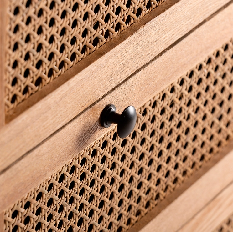 Cómoda Zetel, madera en color marrón, patas metálicas color negro