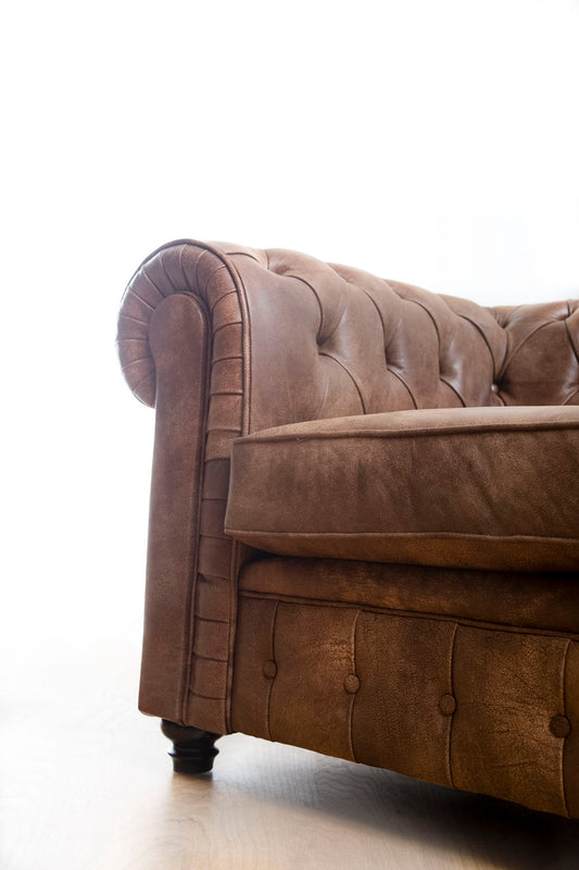 Sofá Oxford, estilo chester 3 plazas, tapizado en piel cuero, 215cm
