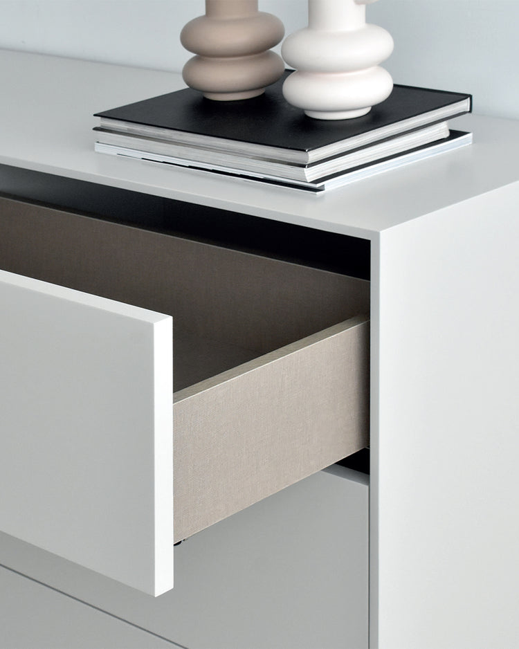 AREN sideboard in off-white lacquer