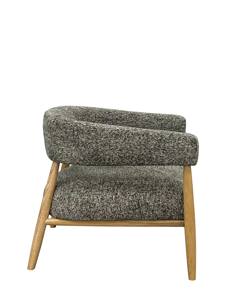 Silla Topo, en madera de roble y tapizado gris