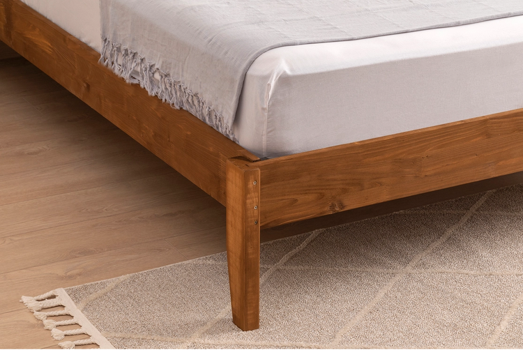 Cama individual LOIRA, de madera de pino color nogal