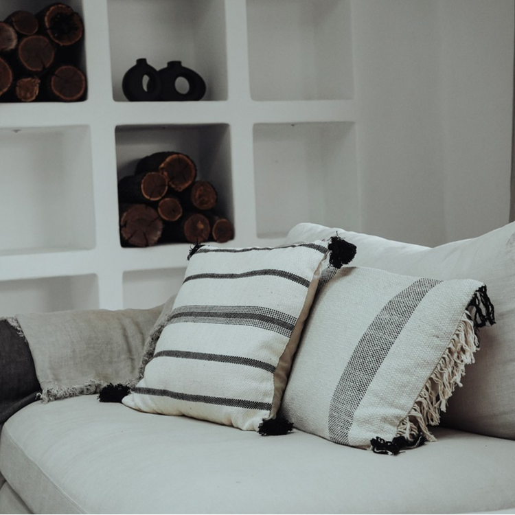 Isa cushion 60x40, white and grey