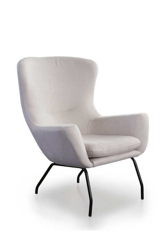 Butaca ESTÍO con pata metálica negra, tapizada en terciopelo