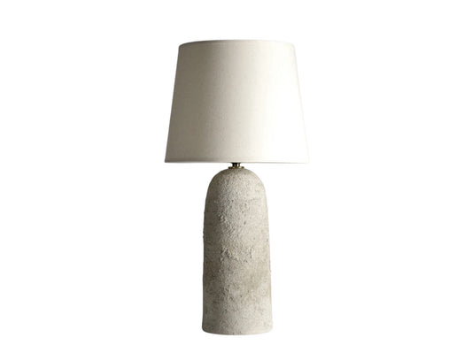 Armona Cónico, lámpara de mesa hecha a mano, hormigón