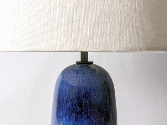 Armona Cónico, lámpara de mesa hecha a mano, azul