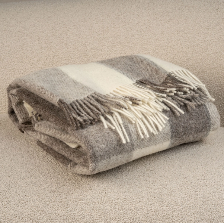 Edinburgh plaid blanket made of virgin wool