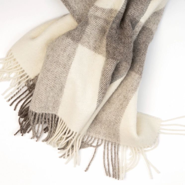 Edinburgh plaid blanket made of virgin wool