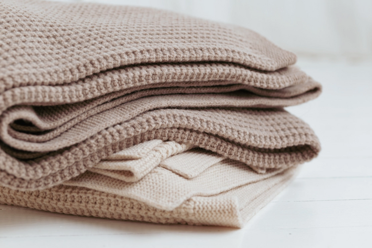 EMMA merino wool knitted blanket in cream