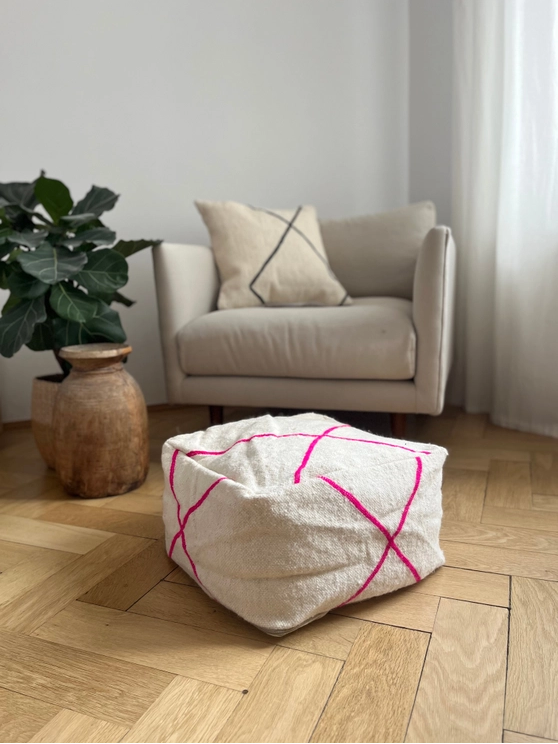 MINA stuffed poufs 45x45x25 100% cotton