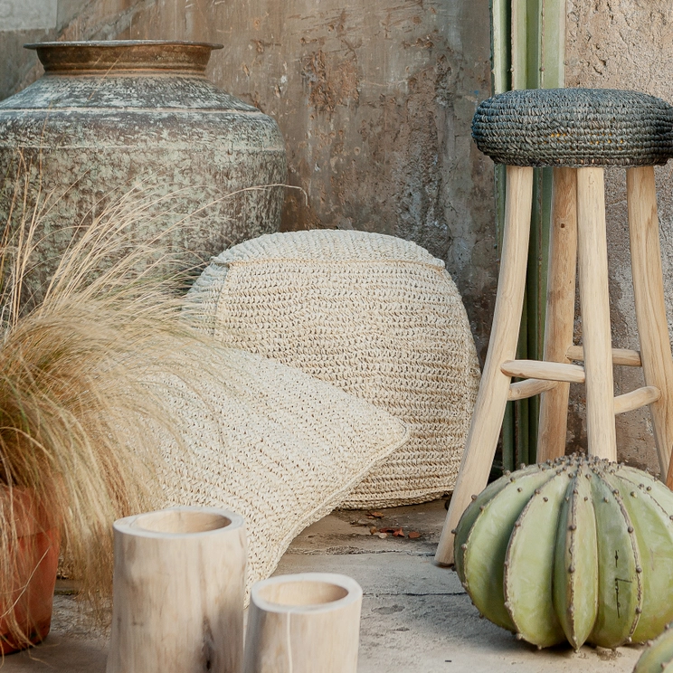 ALGA beige stuffed poufs