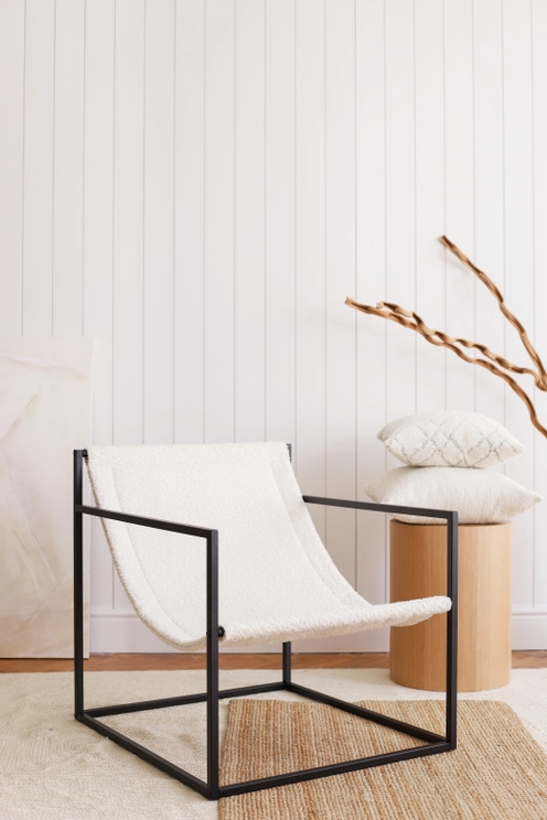 Silla BERNIE estructura de acero y asiento en tejido blanco