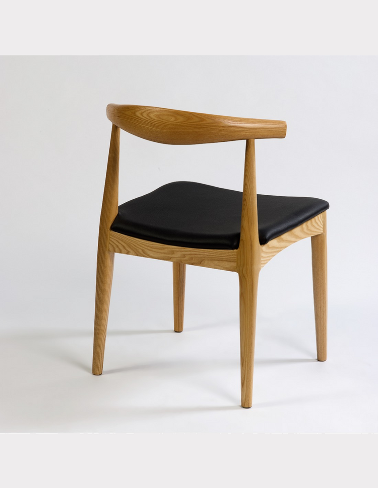 Silla MARION, en madera de haya natural y asiento de polipiel negro