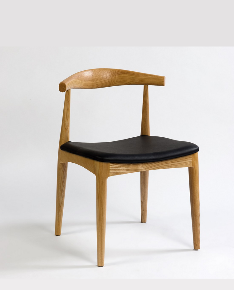 Silla MARION, en madera de haya natural y asiento de polipiel negro