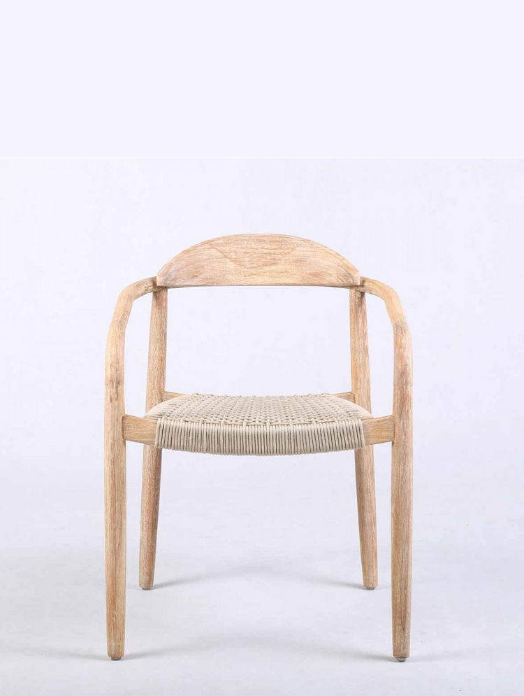 Silla AMAYA, madera de eucalipto natural y asiento de cuerda color natural