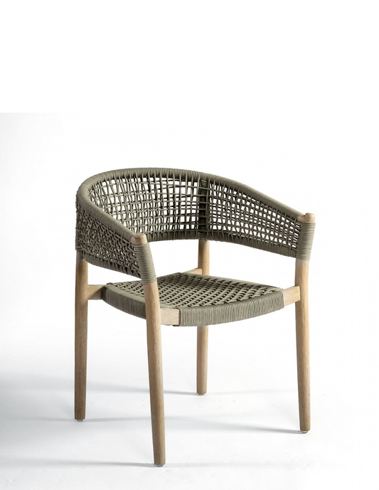 Silla IBIZA, en madera de eucalipto color grisáceo con respaldo y asiento de cuerda color topo