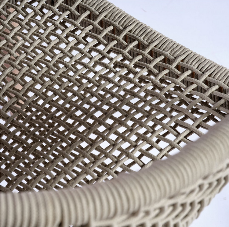 Silla IBIZA, en madera de euaclipto grisácea con respaldo y asiento de cuerda color gris claro