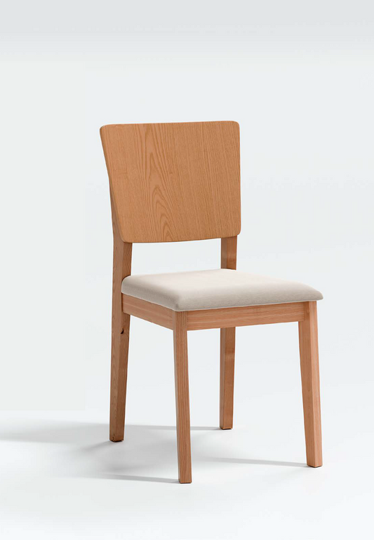 Silla DANAE, en madera de fresno natural con respaldo de madera