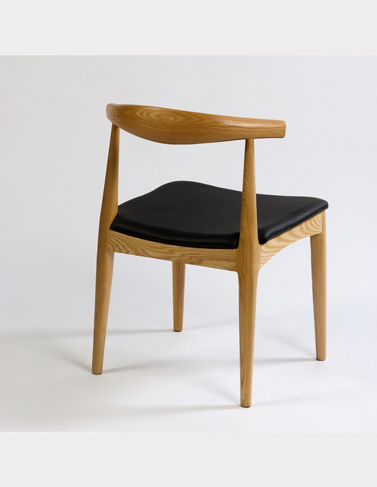 Silla MARION, en madera de haya natural y  asiento de polipiel negro