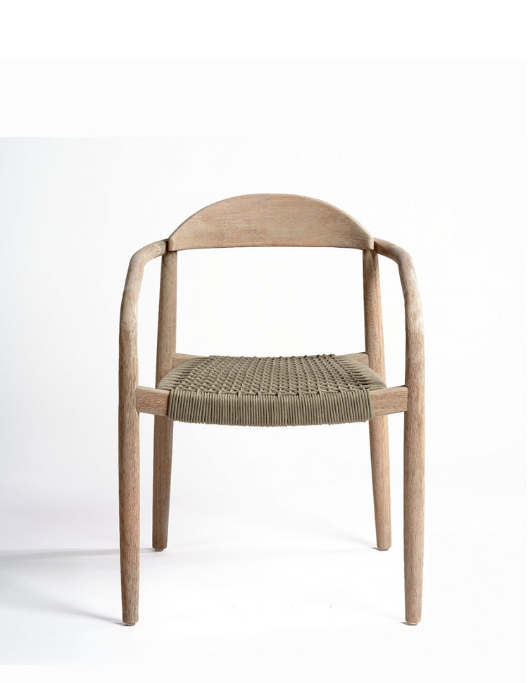 Silla AMAYA, madera de eucalipto grisácea y asiento de cuerda en color gris topo