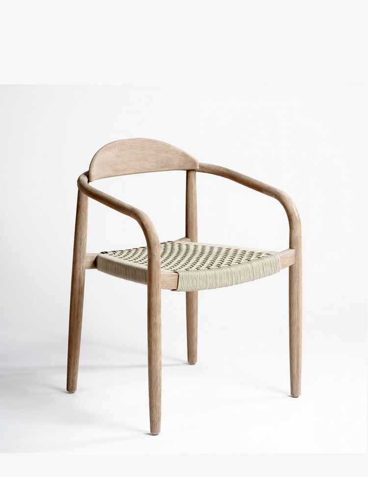 Silla AMAYA, madera de eucapilto grisácea y  aiento de cuerda color gris claro